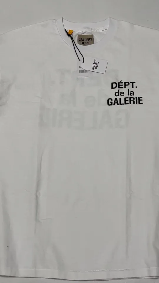 GALLERY DEPT. CLASSIC FRENCH TEE Classic French TEE White S-XL This time the return of the classic French Tee follows the newly replenished version of the official website. The printing is mottled and distressed. The main label/wash water label/code number label are also updated. The old style is newly made and the quality is increased.